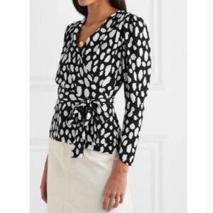 MAJE Losimio wrap top black and white print